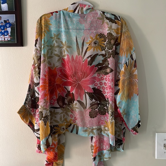 SHAWL ONLY: Floral shawl! - Picture 5 of 5